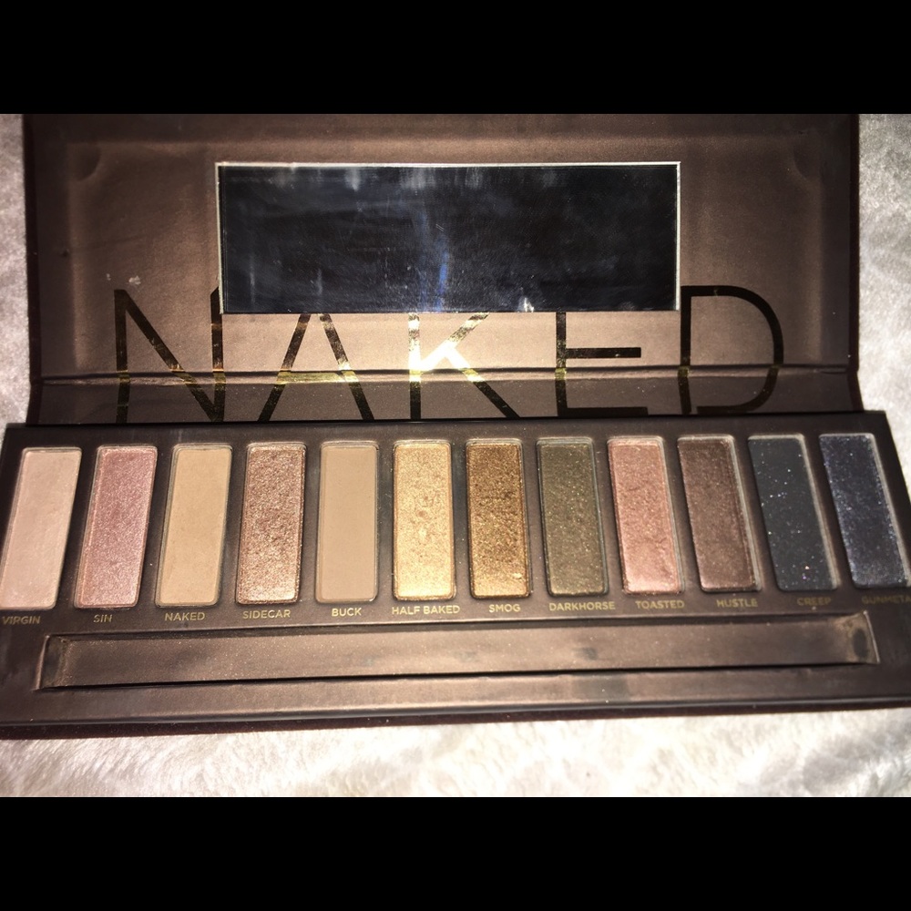 Makeup - Picture 2 of 6